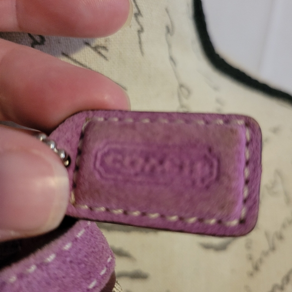 Rare Coach wristlet - Picture 4 of 7